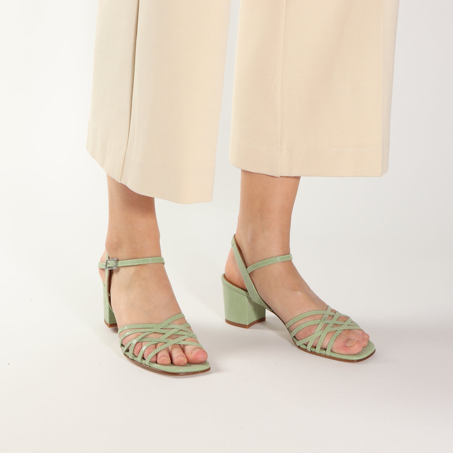 Katrina Viper Green - last pairs 37, 38