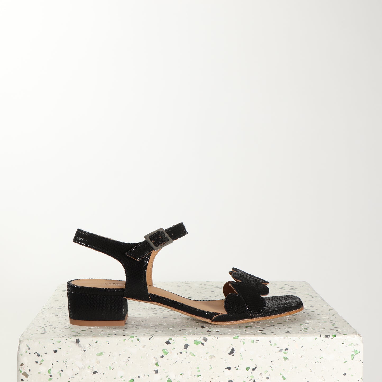 Poppy Viper Black