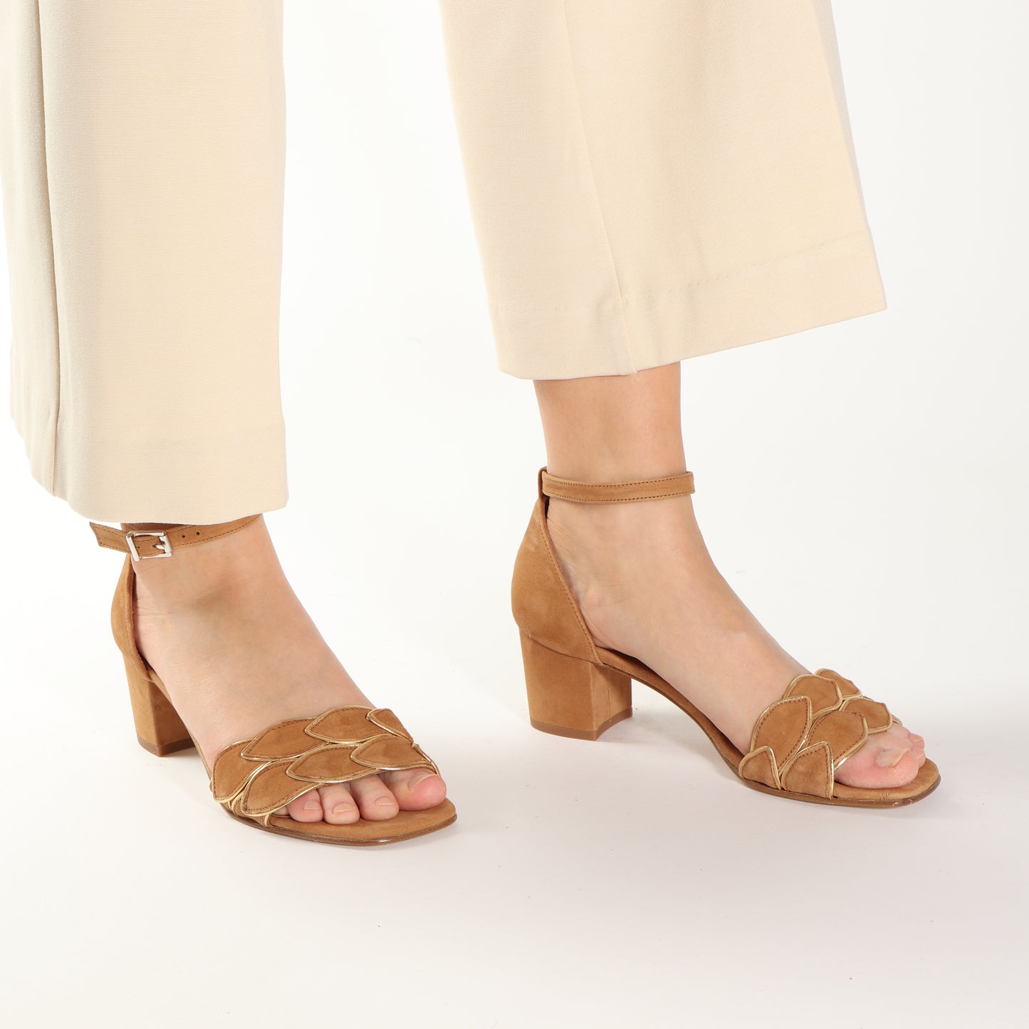 Zoe Suede Tan - last pairs 36, 37