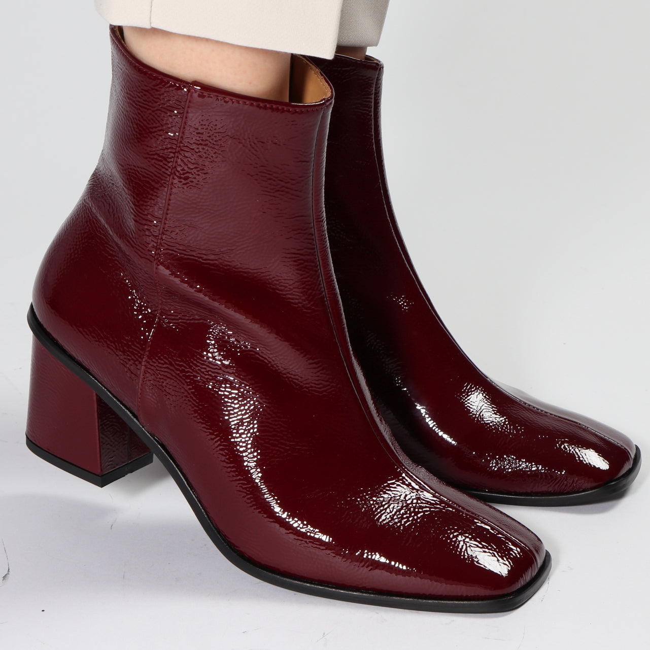 Patent bordeaux ankle boots in leather with square shape and low heel EMMA GO SHOES